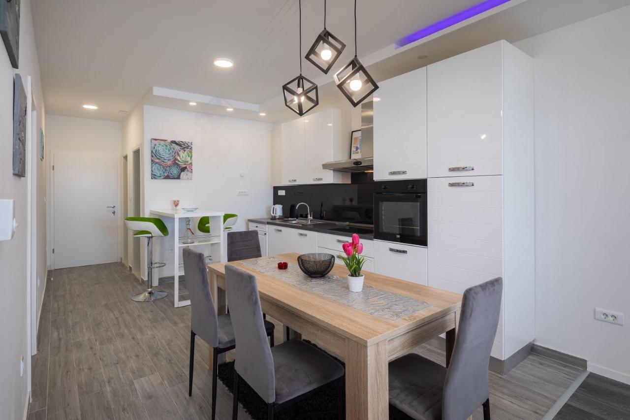 Seaside Deluxe Apartment Jesenice  Luaran gambar